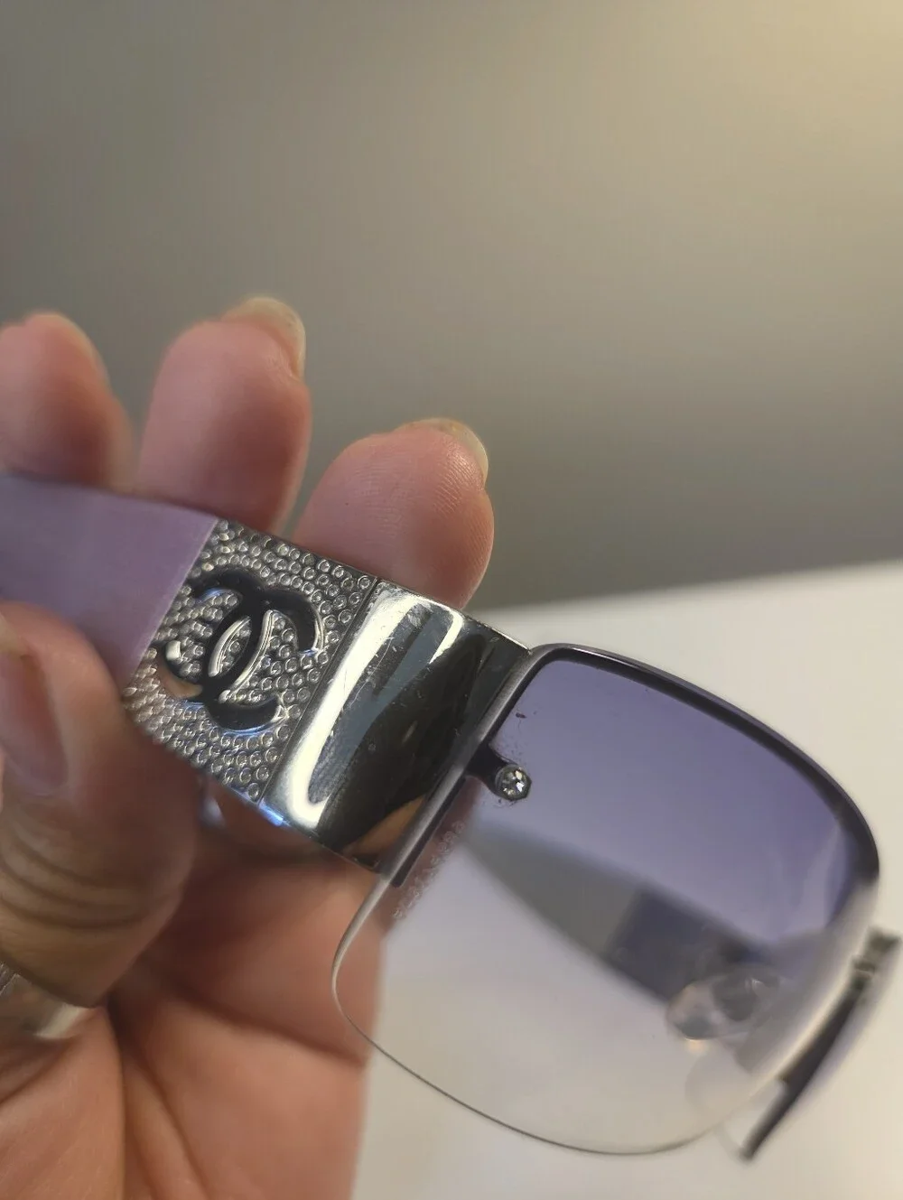 Authentic CHANEL Rimless Sunglasses w Purple Gradient Lenses & Black Logo Case